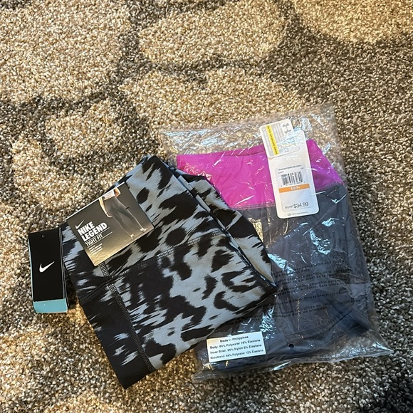 BUNDLE OF WORKOUT BOTTOMS NWT SMALL NIKE LEGGINGS AND UNDER ARMOUR SHORTS - Picture 2 of 8